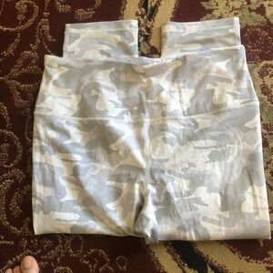Athletic Works dri-more XL  Camouflage Leggings- fitted cropped - new or like ne